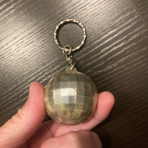 Vintage Spice girls Key chain. Good used condition. Great for any spice girls - Picture 2 of 2